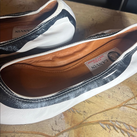 Lanvin Women's Black and White Flats - Picture 7 of 7